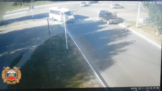 В Усинске велосипедист попал под колеса Lexus