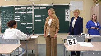 Министр образования и науки Коми проинспектировала ход ЕГЭ в сыктывкарской школе №16