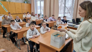 Региональный оператор Севера продолжает проводить беседы со школьниками о необходимости сдавать вторсырье на переработку