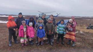 В Коми началась кампания по авиаперевозке детей оленеводов в тундру к местам кочевий их родителей