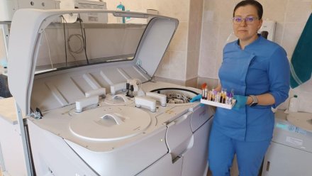 Результаты – здесь и сейчас: в Усинской больнице обновили оборудование для лабораторных исследований