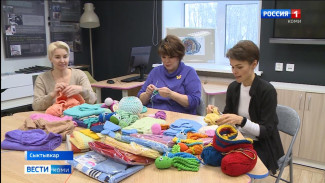 Как сыктывкарские вязальщицы клуба «28 петель» помогают спасать недоношенных малышей