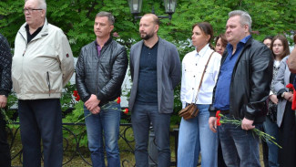 В Ухте почтили память погибших в торговом центре «Пассаж»