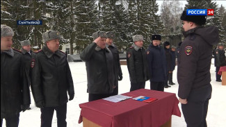 В Сыктывкаре у мемориала «Вечная слава» 57 слушателей Центра профессиональной подготовки МВД по Республике Коми приняли Присягу