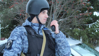 В Сыктывкаре росгвардейцы задержали гражданку, отказавшуюся оплатить счет в баре