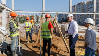 Студенты Коми активно помогают строить школу в местечке Емваль