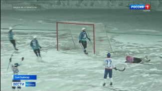 Хоккейный клуб "Строитель" одержал первую победу в этом сезоне