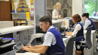 С начала сезона отпусков жители Коми снова покупают на почте железнодорожные и  авиабилеты