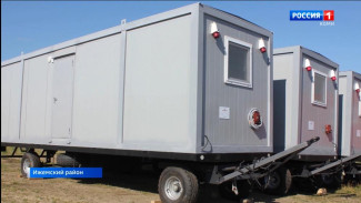 В аэропорту Ижмы появились передвижные вагон-дома для тех, кто будет дожидаться своего рейса на вертолёт