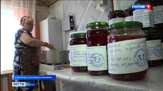 Сыктывдинские волонтеры движения готовят новую партию варенья для участников СВО