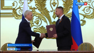 В Луганске состоялась церемония подписания соглашения о сотрудничестве между Государственным Советом Республики Коми и Народным Советом Луганской Народной Республики