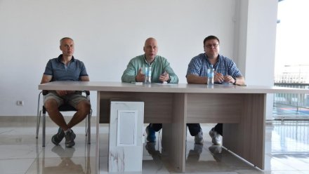 Новый тренер ХК «Строитель» встретился со своими подопечными