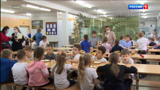 В Госдуму внесли законопроект о бесплатном двухразовом питании школьников