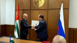 Ростислав Гольдштейн поздравил Бадру Гунба со вступлением в должность Президента Республики Абхазия