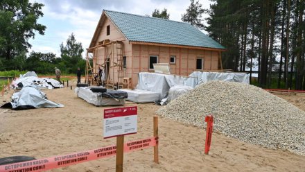 Ростислав Гольдштейн проверил ход строительства ФАПа в Усть-Ухте