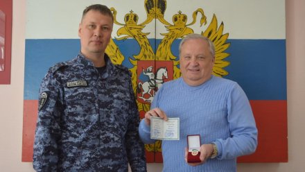 Ветерана вневедомственной охраны наградили знаком отличия «За безупречную службу Республики Коми»