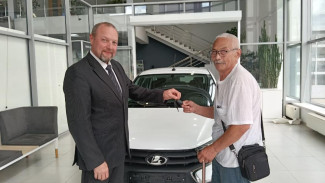 Ключи от новых автомобилей от регионального Отделения Соцфонда получили четверо жителей Коми, пострадавших на производстве