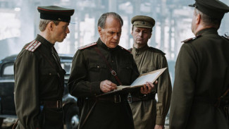 Премьера на платформе "Смотрим": многосерийная историческая драма "Атом"