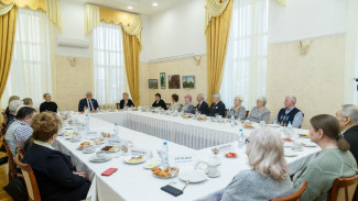 Владимир Уйба провёл встречу с активом Совета ветеранов города Сыктывкара