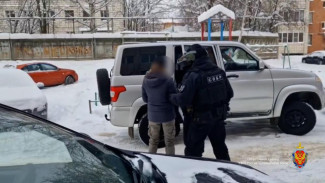 Сотрудники УФСБ по Коми задержали подозреваемую в финансировании терроризма