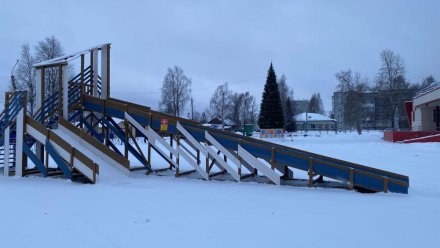 В рамках наказов избирателей в Жешарте установили новогодние горки