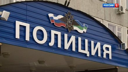 В Сосногоске дорожные полицейские пришли на помощь водителю застрявшей в сугробе машины, но заподозрили в нем угонщика