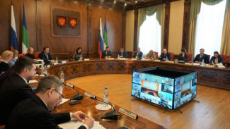 Минстрой Коми продолжает работу по заключение контрактов на проведение ремонта дорог.