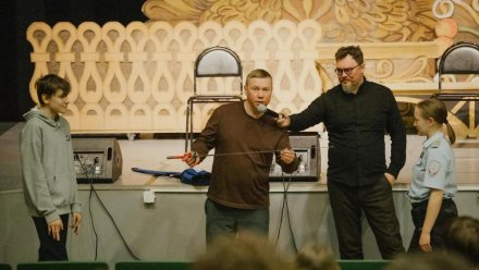 Актёры Театра драмы им. В. Савина обучают сельских школьников