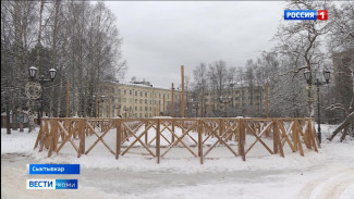 Сегодня в Сыктывкаре открылся каток у сквера на Стефановской площади