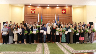 В Коми наградили выпускников-стобалльников и призёров всероссийских олимпиад