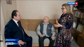 В преддверии Дня Победы Ростислав Гольдштейн посетил ветеранов Великой Отечественной войны, живущих в Сыктывкаре