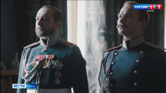 На следующей неделе зрителей телеканала «Россия» ожидает большая премьера — масштабный кинороман Андрея Кончаловского «Хроники русской революции»