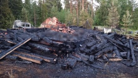 В Троицко-Печорском районе по факту гибели на пожаре трех мужчин возбуждено уголовное дело