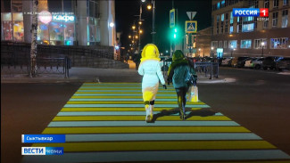 В Сыктывкаре установили ещё один проекционный пешеходный переход