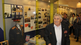 В Сыктывкаре состоялась выставка, посвященная ветерану службы вневедомственной охраны подполковника милиции в отставке Вячеслава Истомина