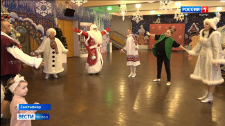 В дни новогодних каникул Академический театр оперы и балета Республики приглашает юных зрителей к нарядной елке