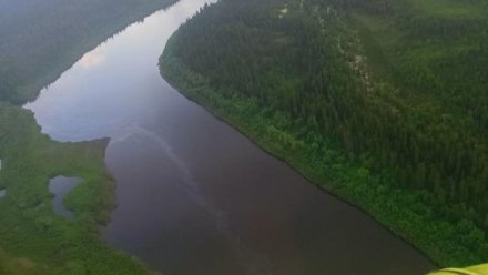 В Усинске произошел нефтеразлив на реке Колве 