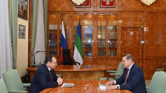 Ростислав Гольдштейн провёл рабочую встречу с главой Корткеросского района Константином Сажиным