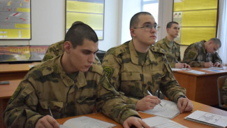 В Сыктывкаре в Центре подготовки личного состава Росгвардии курсанты Пермского военного института прошли войсковую стажировку