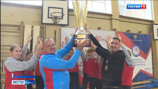 Школьная команда под руководством Михаила Калугина и Евгения Пашкевича вернулась с трофеем Президентских спортивных соревнований