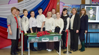 В столичной школе №15 поселка Верхняя Максаковка открыли «Парту Героя» в честь Андрея Доленко, погибшего при исполнении воинского долга в Афганистане