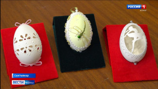 Сыктывкарская мастерица Людмила Клёус показала мастер-класс, как сделать необычные пасхальные яйца из пенопласта
