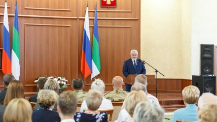 Глава Республики Коми Владимир Уйба вручил жителям региона государственные награды