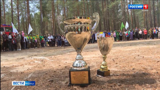 В лесу под Коччойягом прошёл традиционный туристический слёт на призы Совета молодёжи Сыктывкарского ЛПК