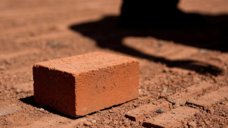 В Прилузском районе рецидивист предстанет перед судом за избиение кирпичом местной жительницы