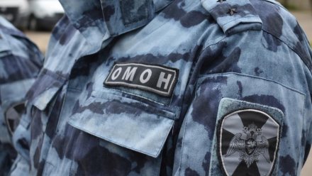 В Инте сотрудники ОМОН «Зырянин» совместно с полицейскими задержали подозреваемых в незаконном обороте наркотиков