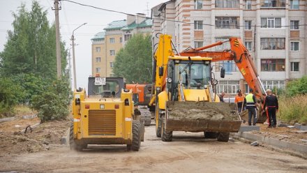  В Сыктывкаре идут работы по асфальтированию улицы Жакова