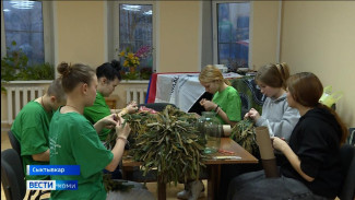 Учащиеся Гимназии искусств изготавливают нашлемники для бойцов СВО