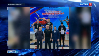 Атлеты из Коми завоевали 13 медалей на первенстве СЗФО по спортивной борьбе