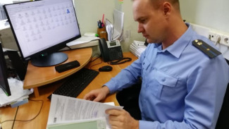 В Коми выбоина на дороге обошлась подрядчику в 155 тысяч рублей